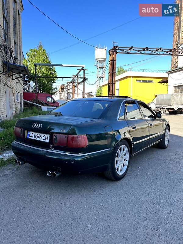 Седан Audi A8 1999 в Черкасах
