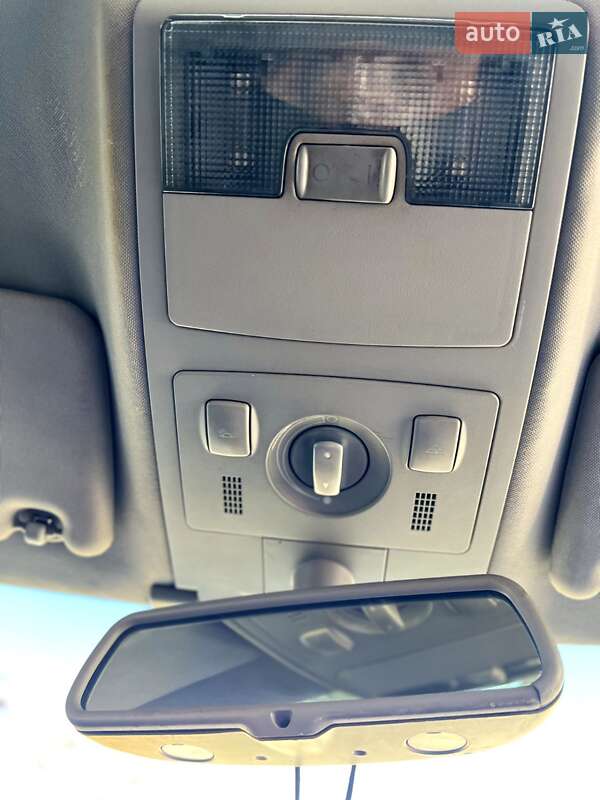 Седан Audi A8 1999 в Черкасах