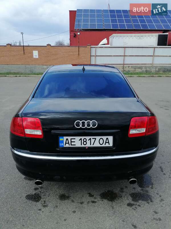 Седан Audi A8 2004 в Кривом Роге