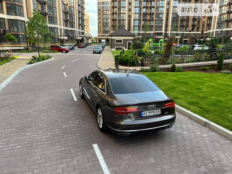 Седан Audi A8 2014 в Києві