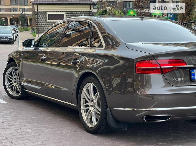 Седан Audi A8 2014 в Києві