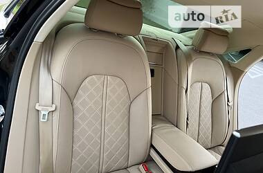 Седан Audi A8 2012 в 