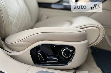 Седан Audi A8 2012 в 