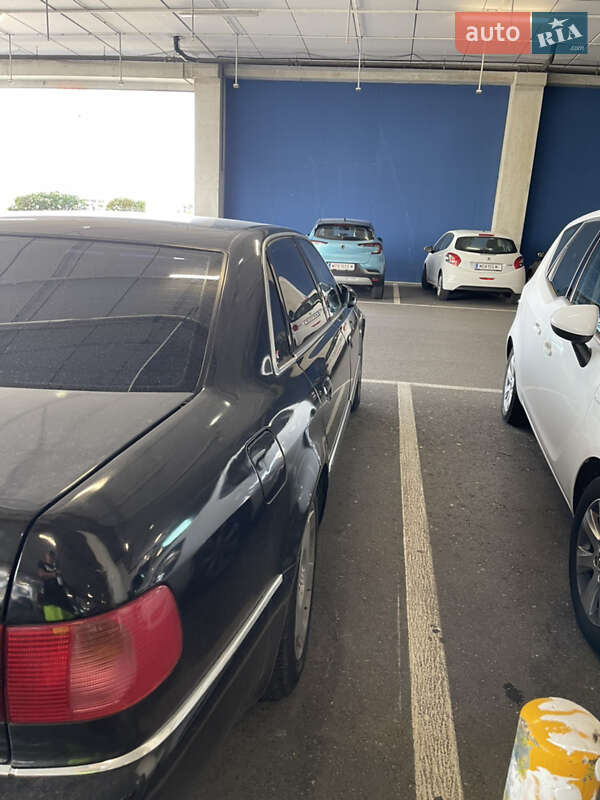 Седан Audi A8 2001 в Киеве