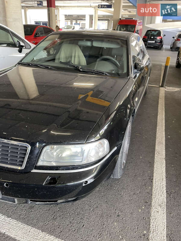 Седан Audi A8 2001 в Киеве