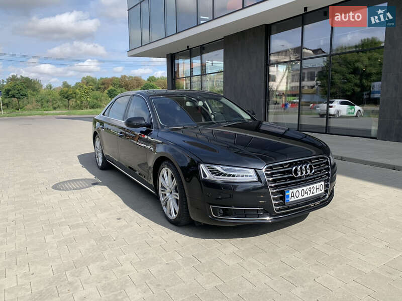 Седан Audi A8 2015 в Ужгороде