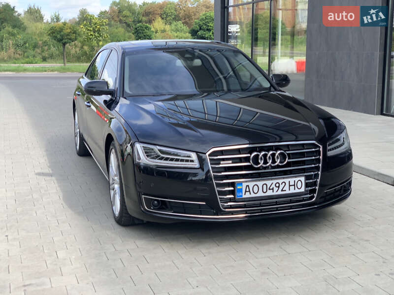 Седан Audi A8 2015 в Ужгороде