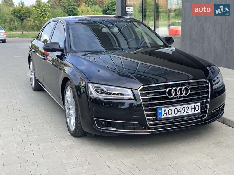 Седан Audi A8 2015 в Ужгороде