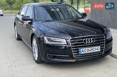 Седан Audi A8 2015 в Ужгороді