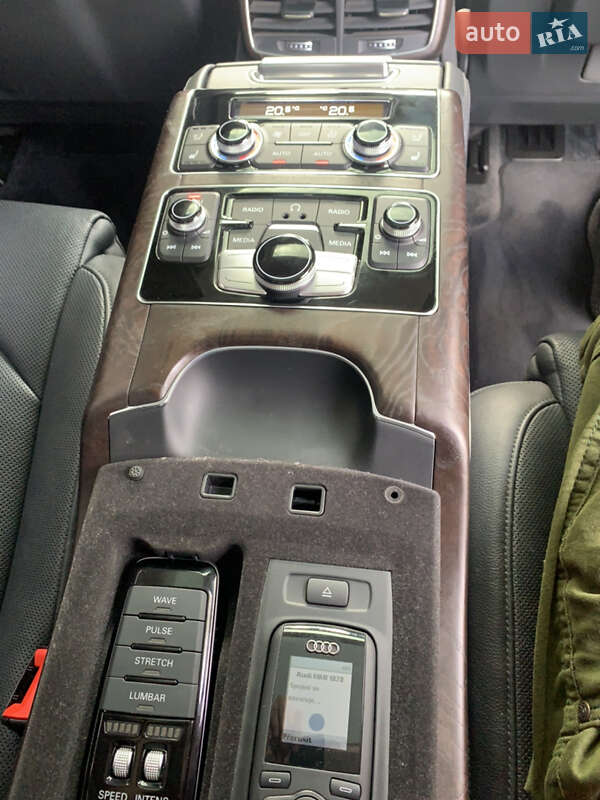 Седан Audi A8 2015 в Ужгороде