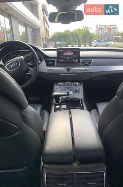 Седан Audi A8 2015 в 