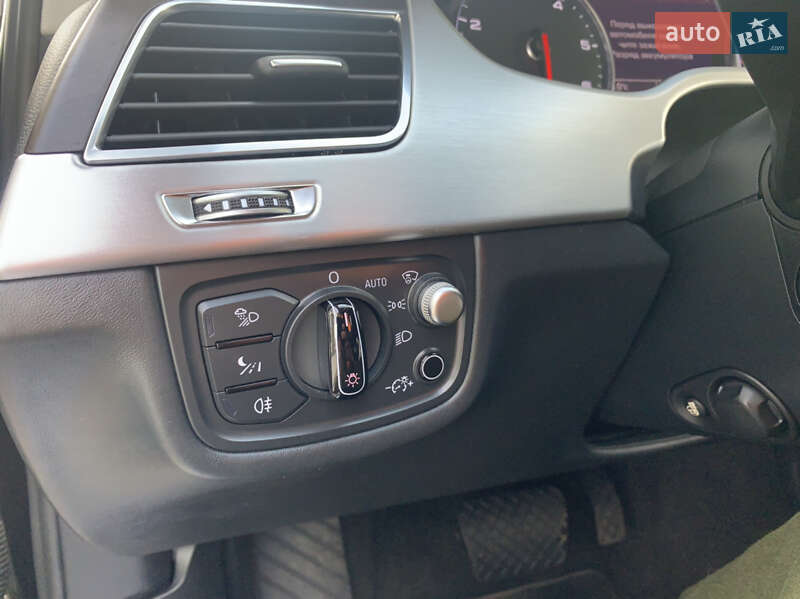 Седан Audi A8 2015 в Ужгороде