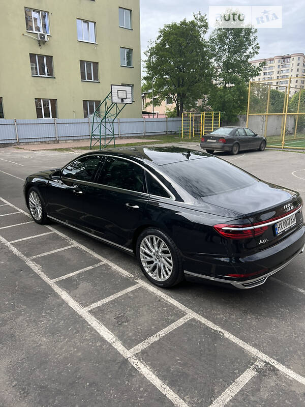 Седан Audi A8 2017 в Хмельницькому