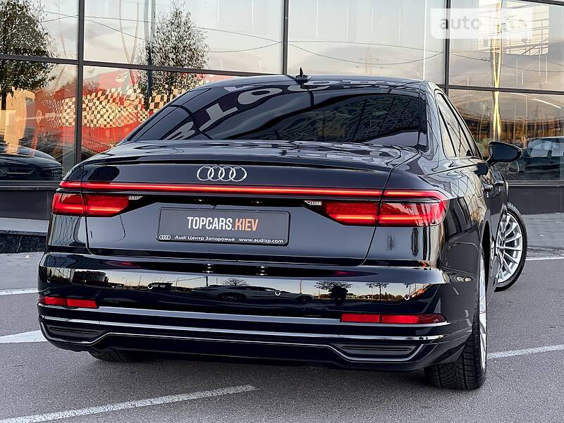 Седан Audi A8 2021 в Киеве