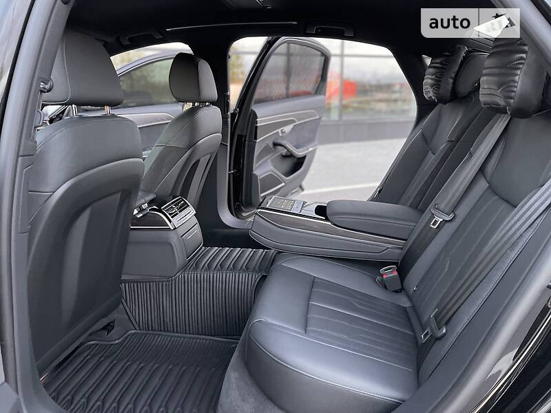 Седан Audi A8 2021 в Киеве
