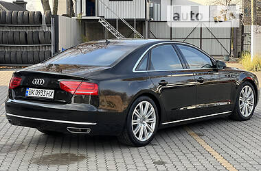 Седан Audi A8 2011 в 
