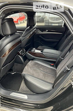 Седан Audi A8 2011 в 