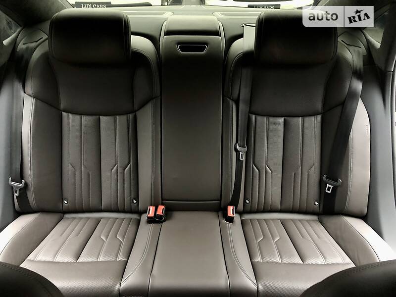 Седан Audi A8 2018 в Києві