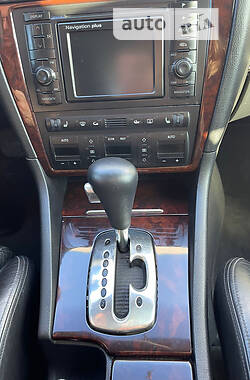 Седан Audi A8 2001 в 