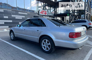 Седан Audi A8 2001 в 