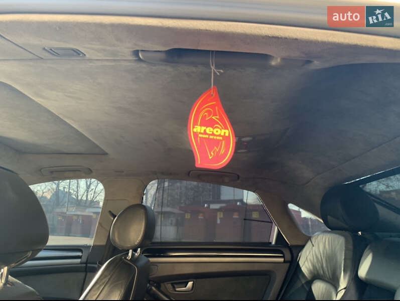 Седан Audi A8 2005 в Черновцах