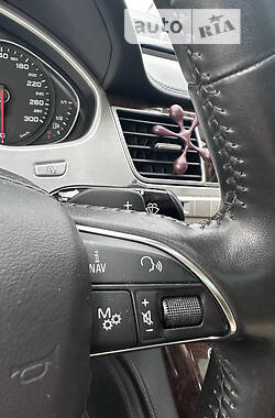 Седан Audi A8 2010 в 