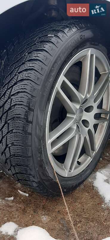 Седан Audi A8 2011 в Киеве
