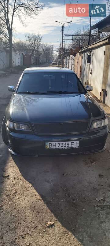 Седан Audi A8 1995 в Одессе