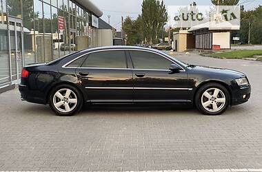 Седан Audi A8 2004 в 