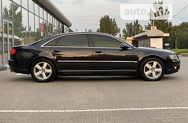 Седан Audi A8 2004 в 