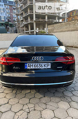 Седан Audi A8 2015 в Одесі