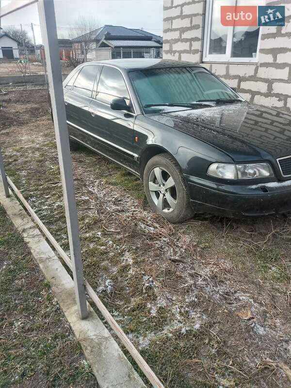Седан Audi A8 1997 в Борисполі