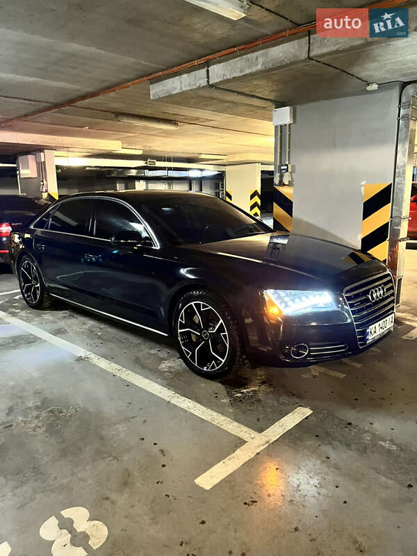 Седан Audi A8 2012 в Києві