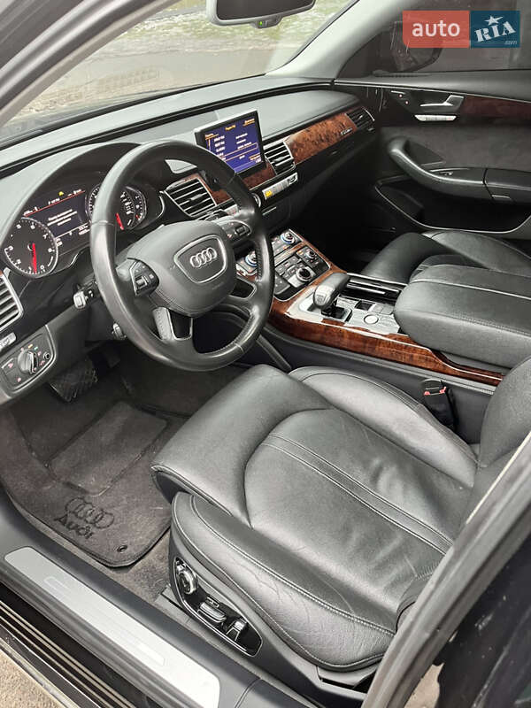 Седан Audi A8 2012 в Києві