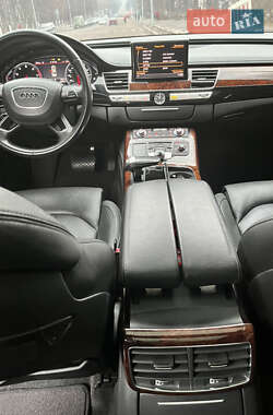 Седан Audi A8 2012 в Києві