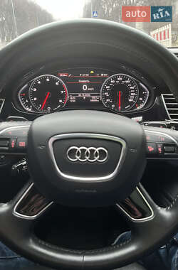 Седан Audi A8 2012 в Києві