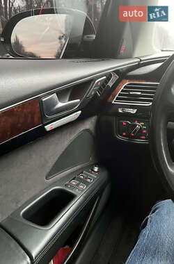 Седан Audi A8 2012 в Києві