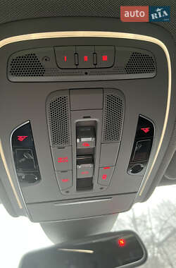 Седан Audi A8 2012 в Киеве