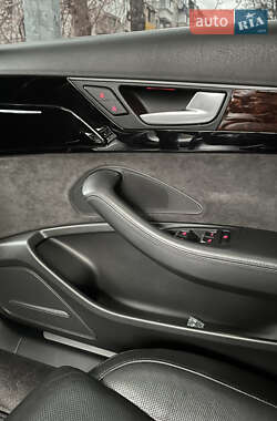 Седан Audi A8 2012 в Києві