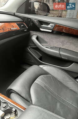 Седан Audi A8 2012 в Києві