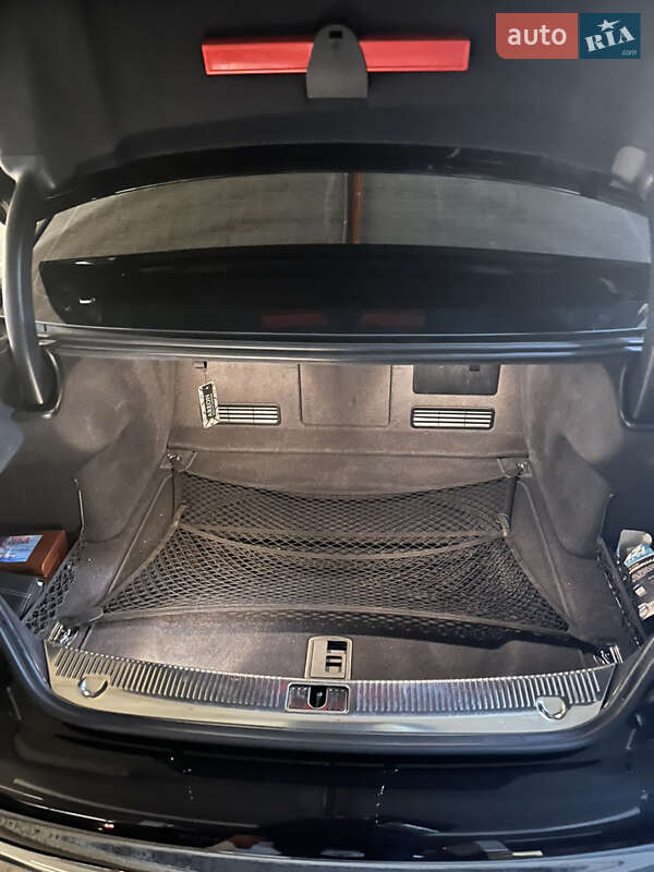 Седан Audi A8 2012 в Києві