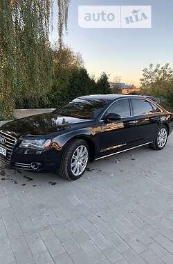 Седан Audi A8 2014 в Львові