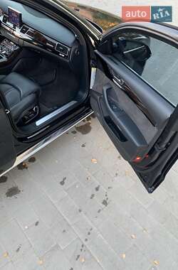 Седан Audi A8 2014 в Львове