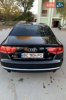 Седан Audi A8 2014 в Львове