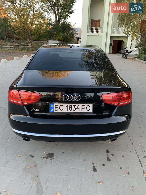 Седан Audi A8 2014 в Львове
