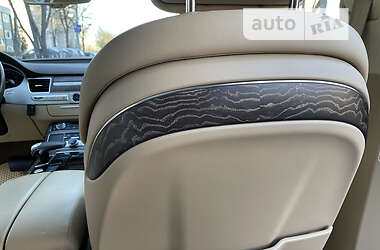 Седан Audi A8 2016 в 