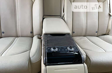 Седан Audi A8 2016 в 