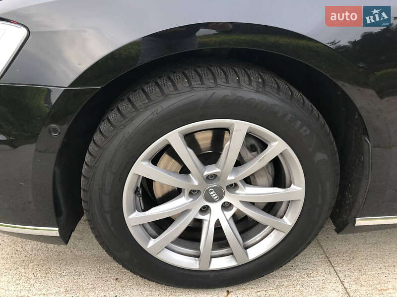 Седан Audi A8 2019 в Херсоне