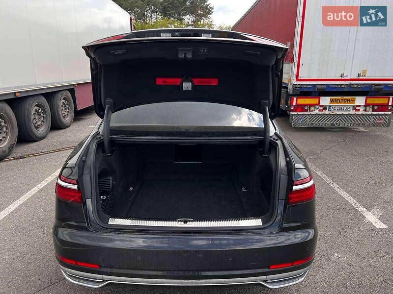 Седан Audi A8 2019 в Херсоне