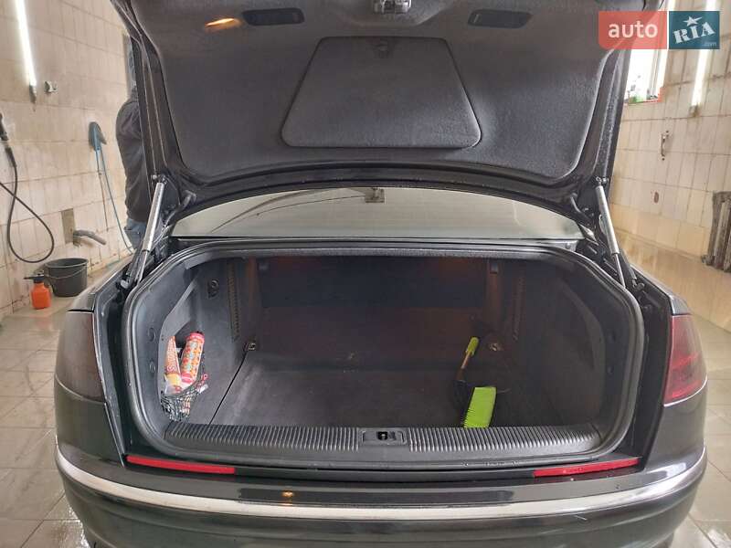 Седан Audi A8 2002 в Виннице